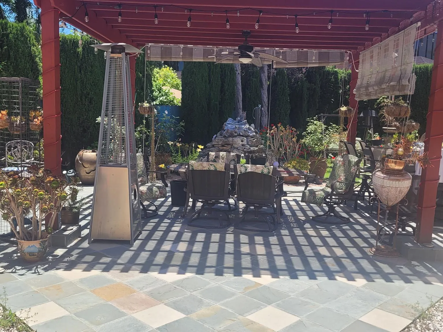213 N Helena St — Photo 4