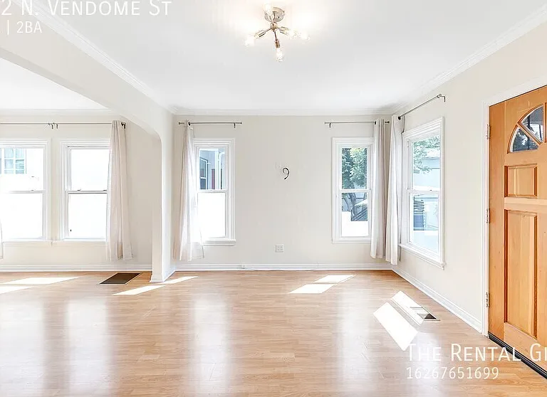 612 N Vendome St — Photo 5