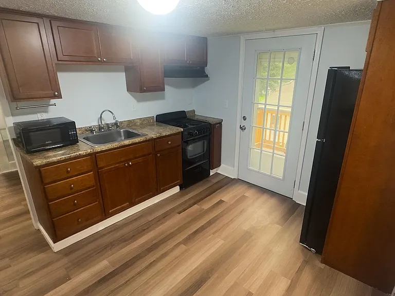 293 Shears St #2 — Photo 9