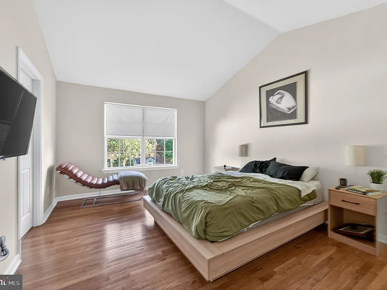 33 Lindley Dr — Photo 13