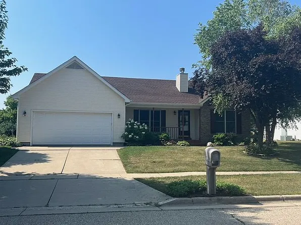 547 Summer Dr, Walworth, WI 53184