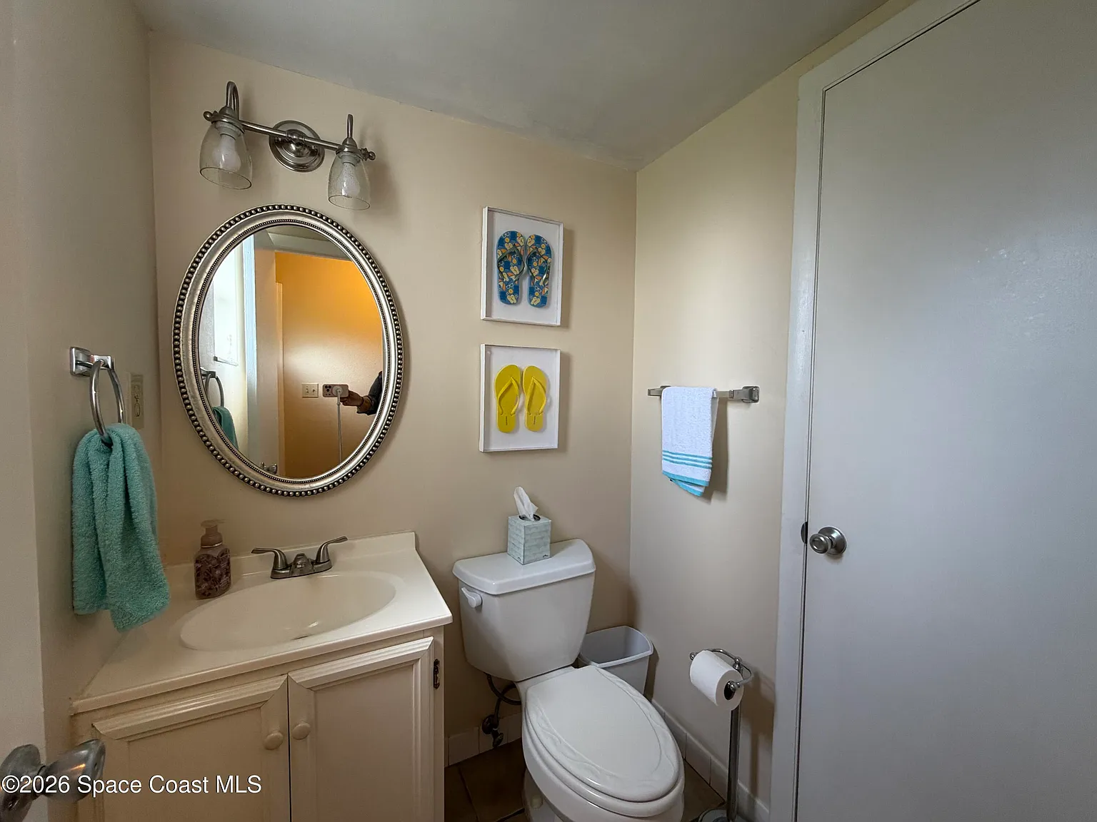 2 bed, 2.5 bath, 1424 sqft, $1,925 — Photo 3