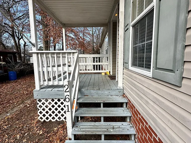 261 Burnetts Way — Photo 2