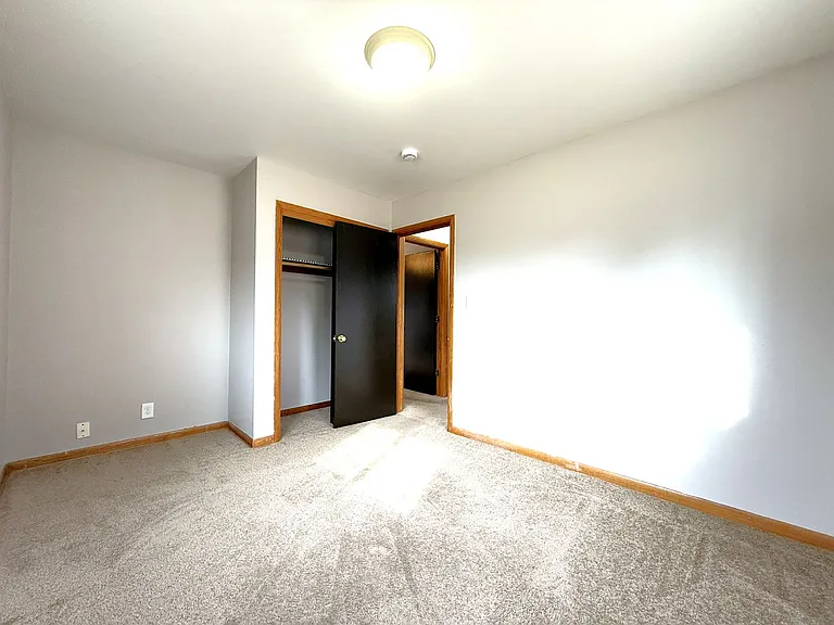 11049 W Hampton Ave — Photo 7