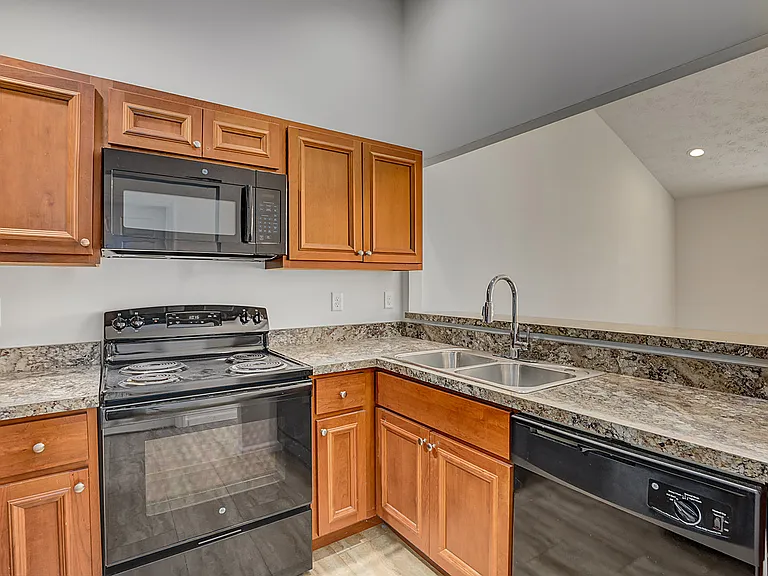 1245 Sparta Dr — Photo 6