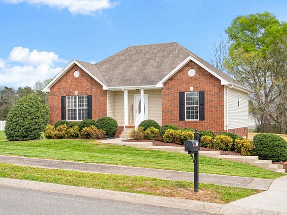 3rd image of 1376 Leaf Ln