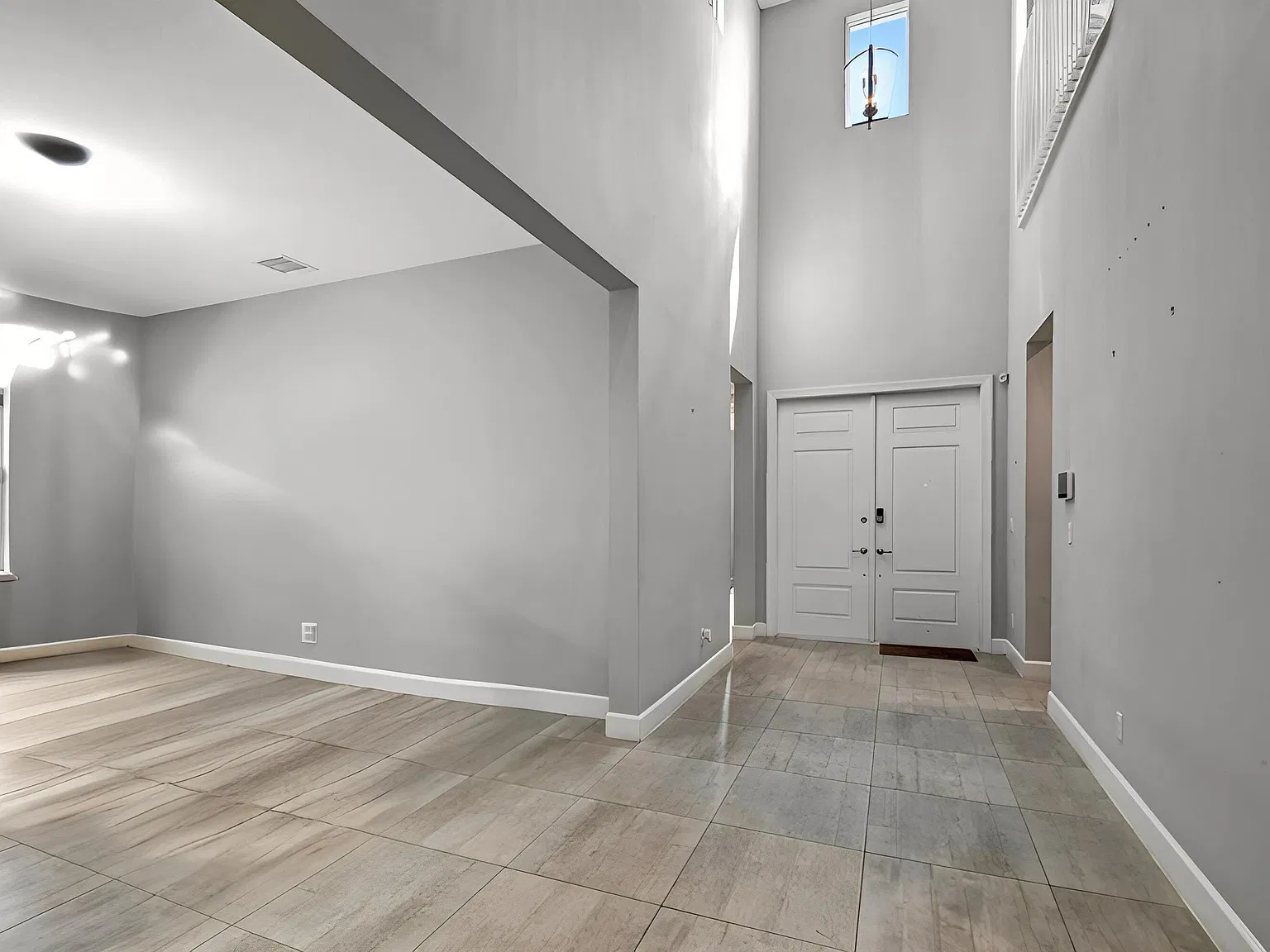 4 bed, 3.5 bath, 3849 sqft, $4,900 — Photo 3