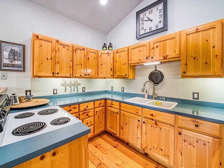 1301 Ringtail Rd — Photo 3