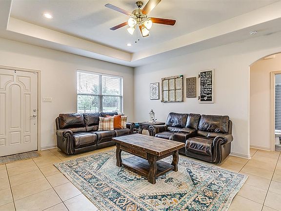 5th image of 1202 Moore Cir