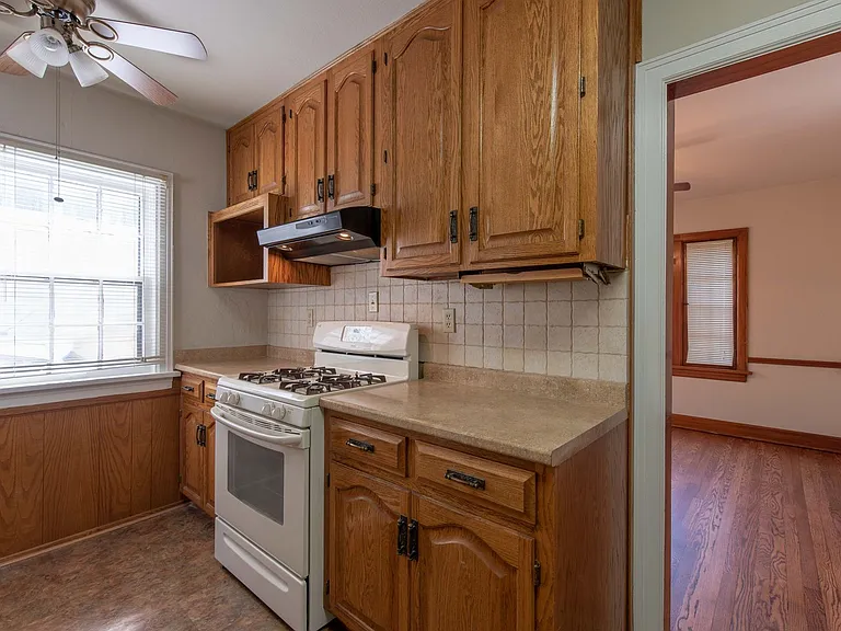 509 E Bennett St — Photo 6