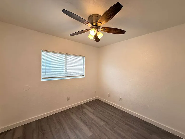 4411 Mystic Sunrise Dr — Photo 12