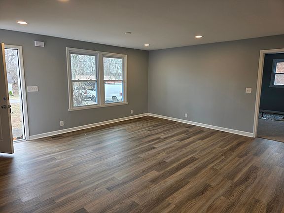 4th image of 2206 Lynwood Dr