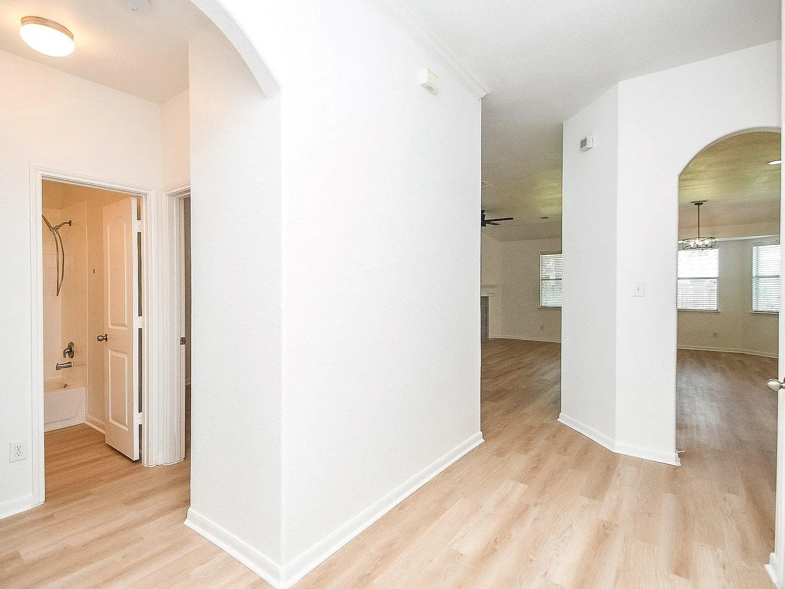 3 bed, 2.0 bath, 1665 sqft, $2,500 — Photo 3