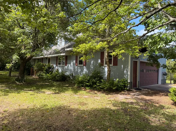184 Windy Point Rd, Beaufort, NC 28516