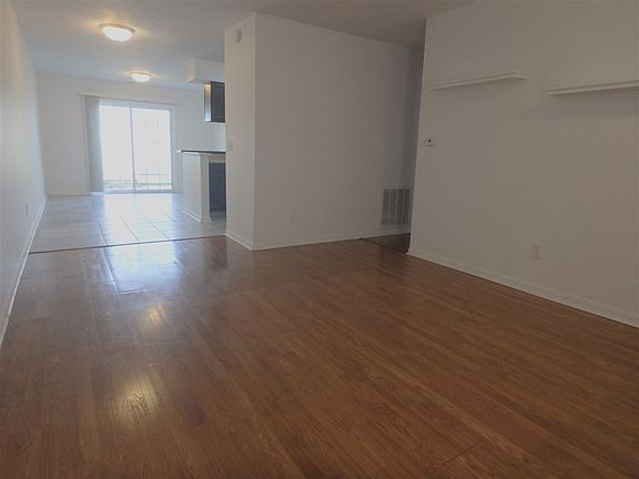 5th image of 1518 Berkley Cir