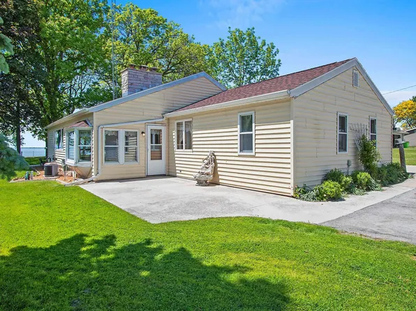 N3109 Ecker Lakeland Dr, Chilton, WI 53014