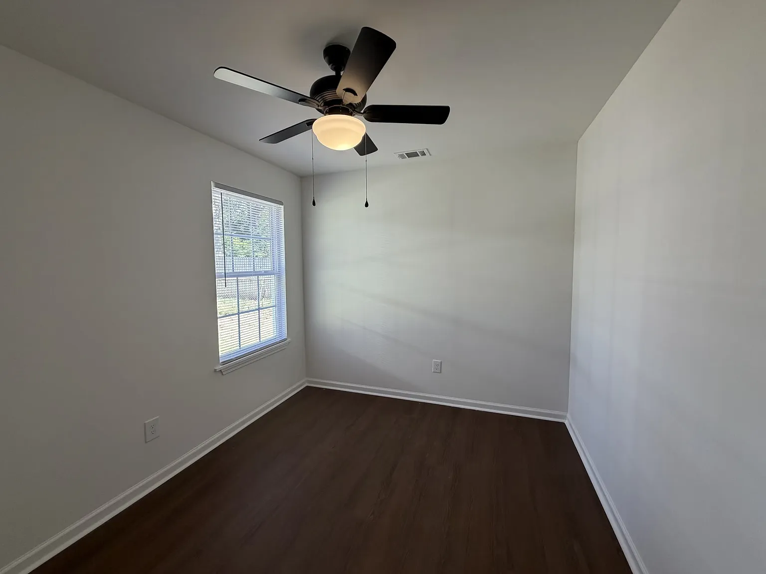 4 bed, 1390 sqft, $1,425 — Photo 3
