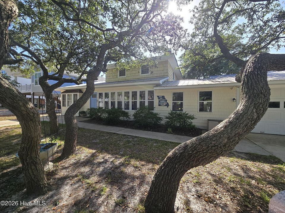 1st image of 137 NW 9th Street