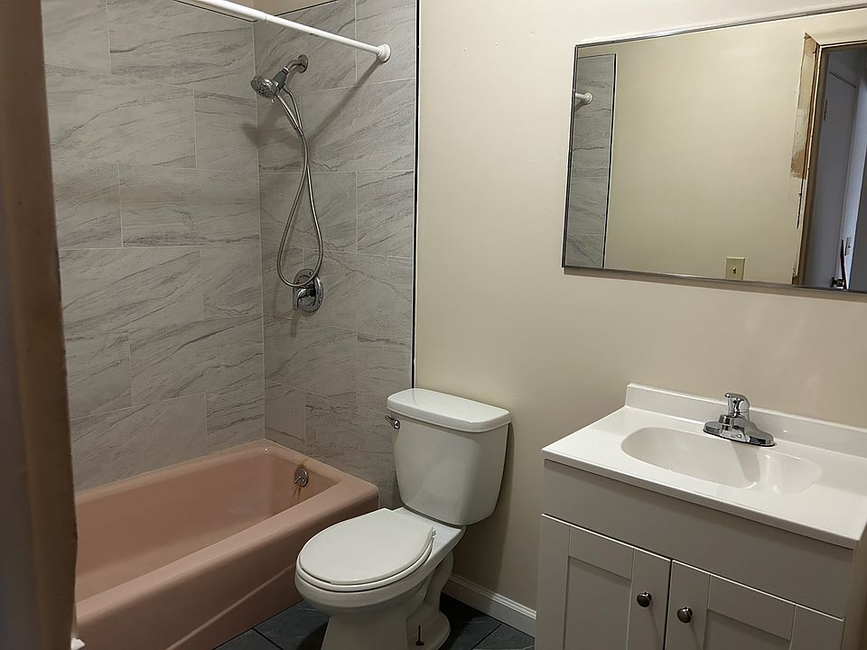 2nd image of 436 Middletown Ave #2