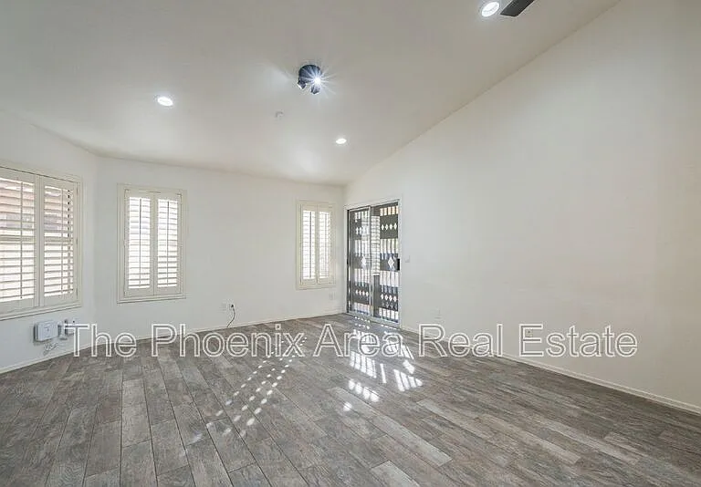 1125 W Macaw Dr — Photo 10