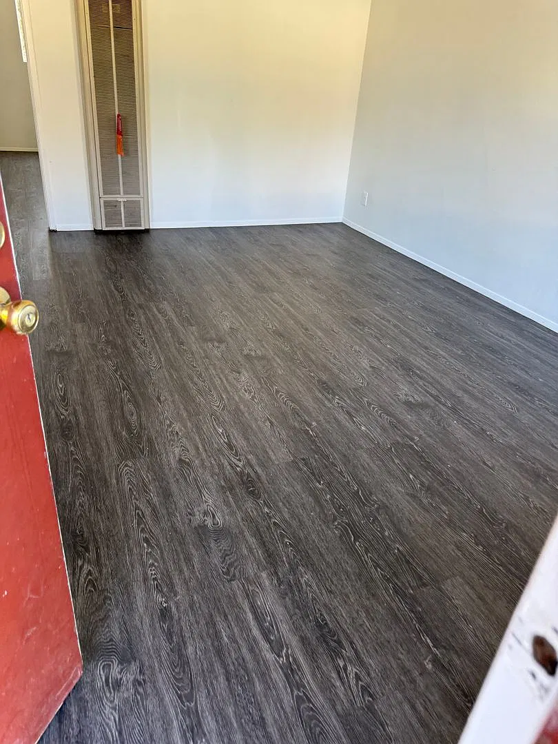 Center — Photo 1