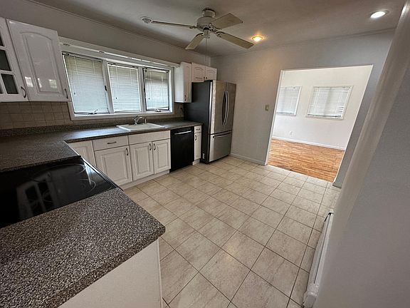 2nd image of 50 Hearth Ln