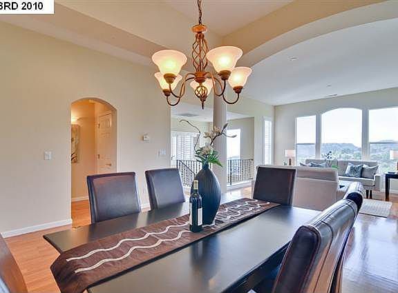 2nd image of 8231 Skyline Cir