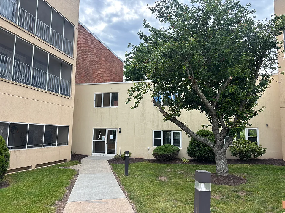 75 Washington Ave #4-101