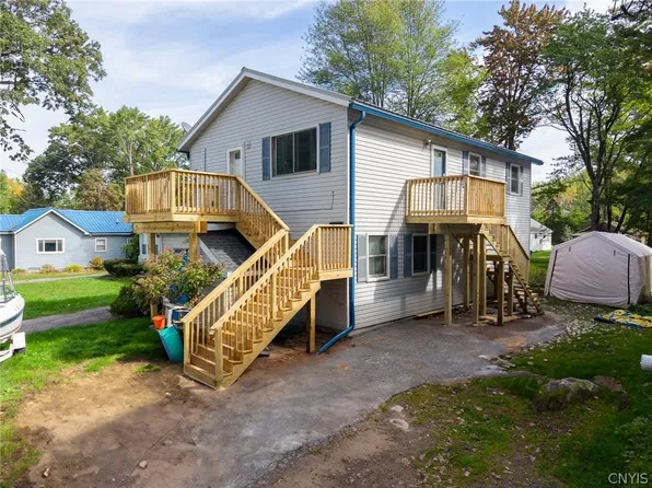 6762 Lakeshore Rd N, Verona Beach, NY 13162