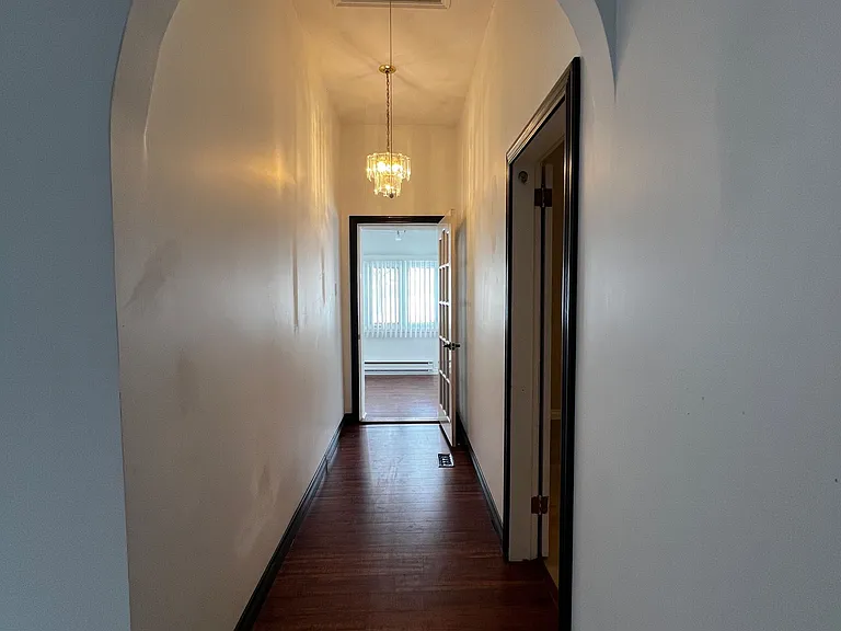 31 Railway Ave — Photo 27