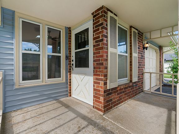 2nd image of 162 Pier Ct