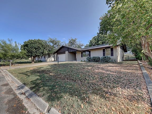 3rd image of 119 Palo Verde Dr