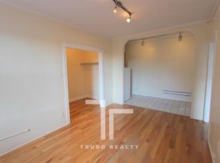 513 W Melrose St, Chicago, IL 60657