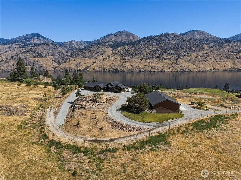 3rd image of 206 Mountain Lake Lane