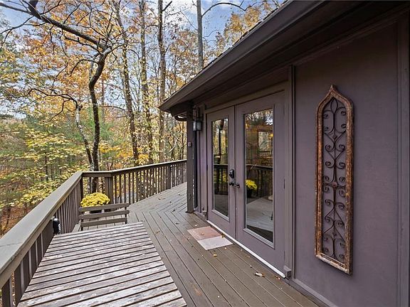 5th image of 35 Treetop Knoll Dr