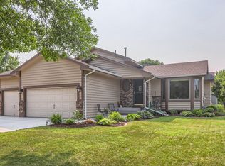 6095 Kalland Dr NE, Albertville, MN 55301