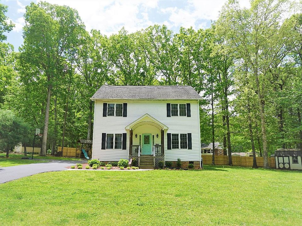 1st image of 304 Woodhaven Dr