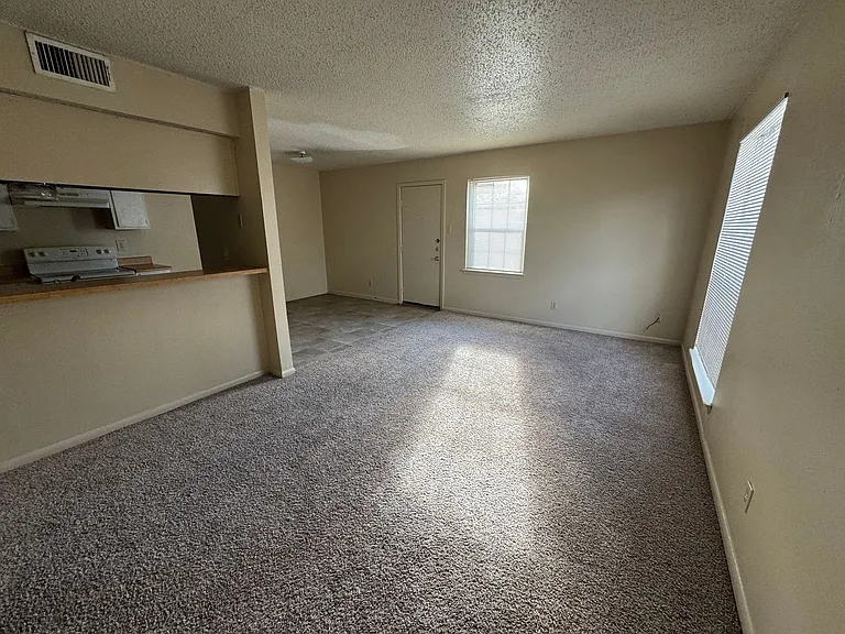 4504 Chase Cir — Photo 12