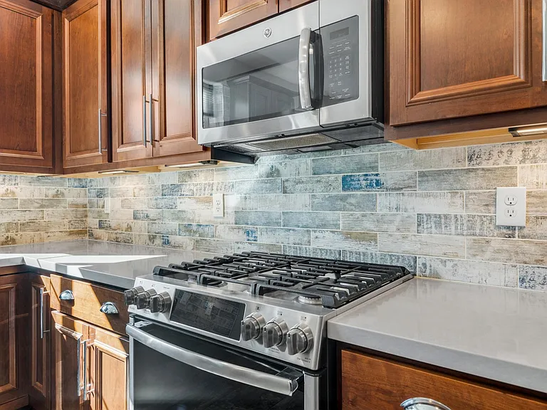 1196 N Waterside Dr — Photo 9