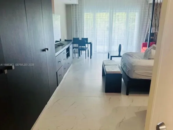 5300 NW 87th Ave #410, Miami, FL 33178