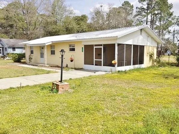 106 N Cedar St, Adel, GA 31620