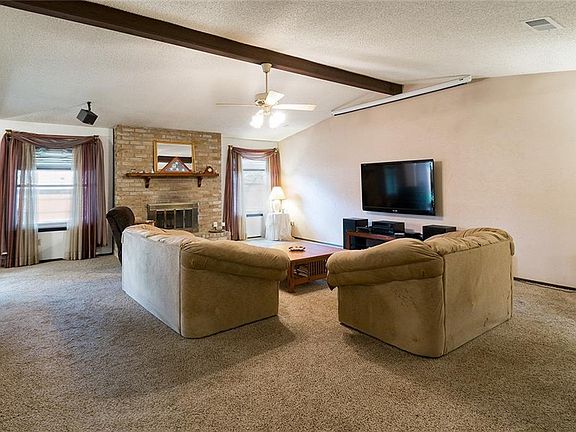 4th image of 5304 Vincennes Ct