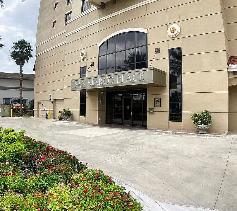 1st image of 1478 Riverplace Blvd APT 1807