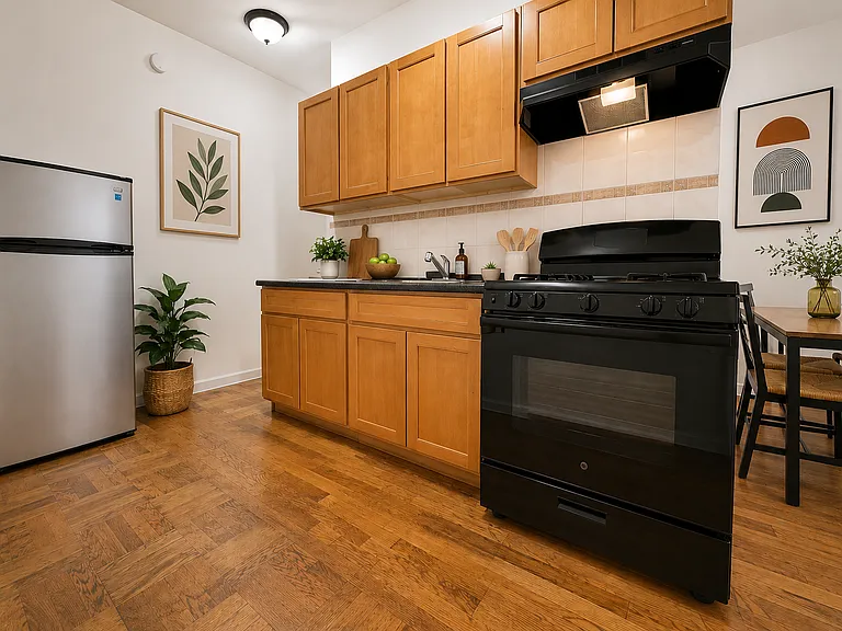 122 E 102nd St #2A — Photo 4