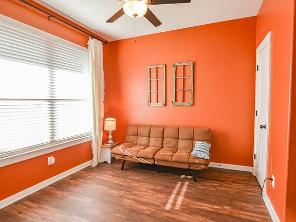 5th image of 601 Mathew St