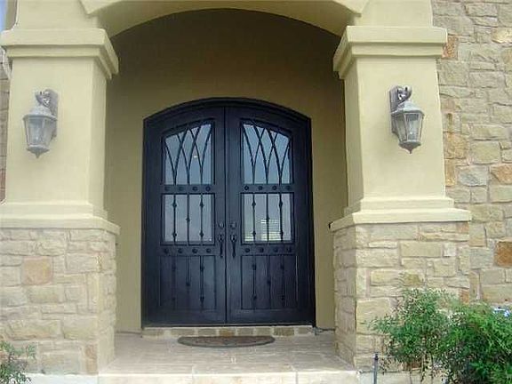 4th image of 208 Clubhouse Dr