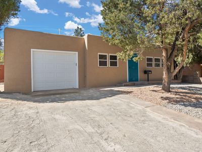 2720 Kathryn Ave SE, Albuquerque, NM, 87106