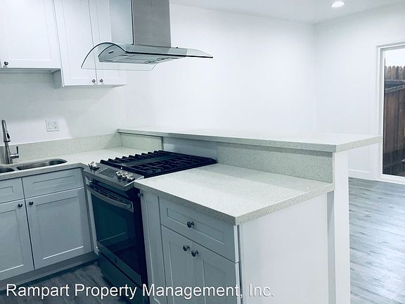 5th image of 2695 Loosmore St #4