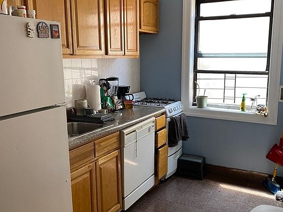 3rd image of 30-90 14th St #12