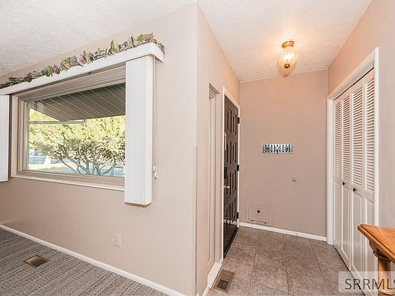 5th image of 1402 Three Fountains Dr